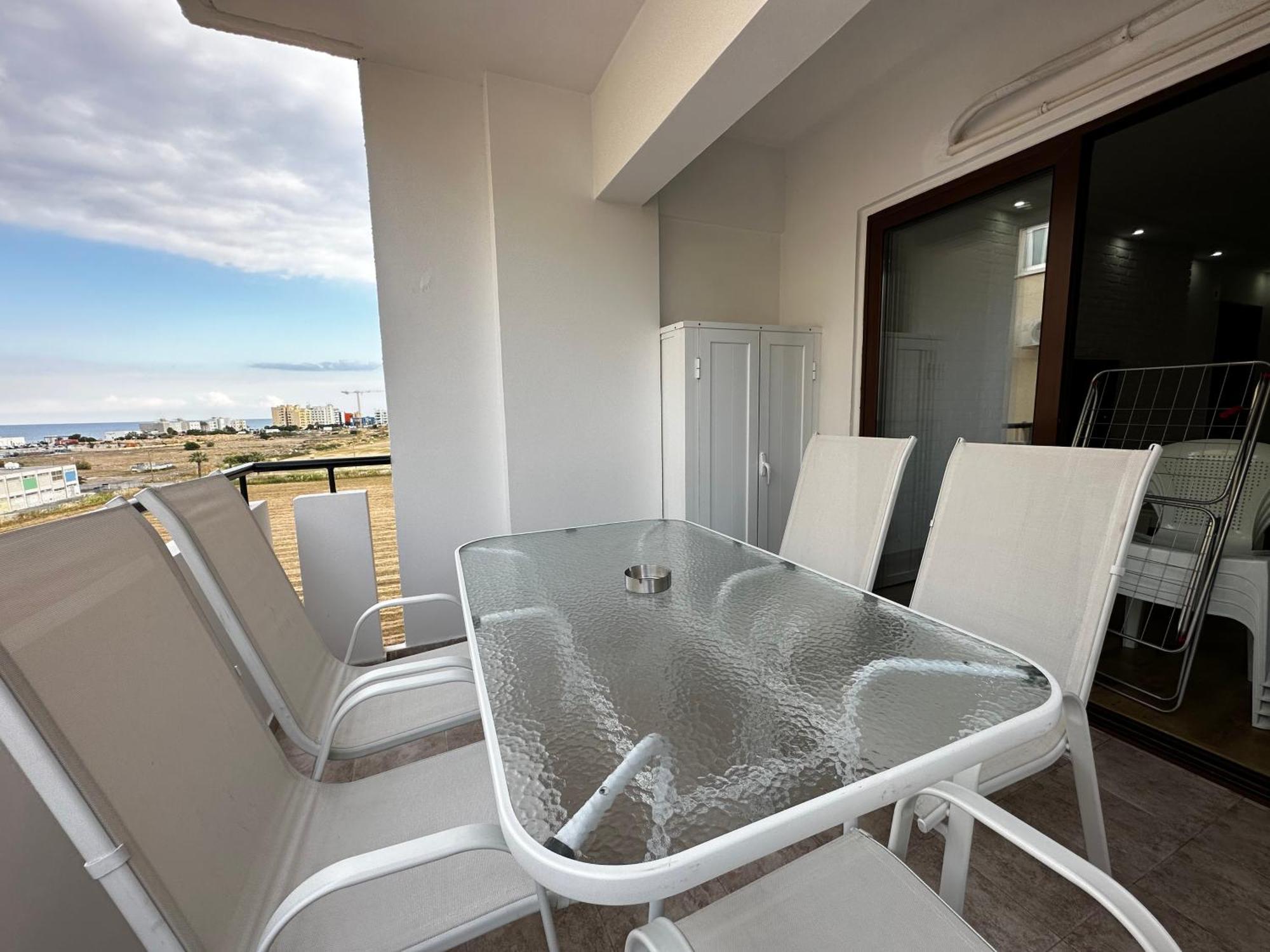 Maestro Sea - View Apartment Lárnaka Eksteriør bilde